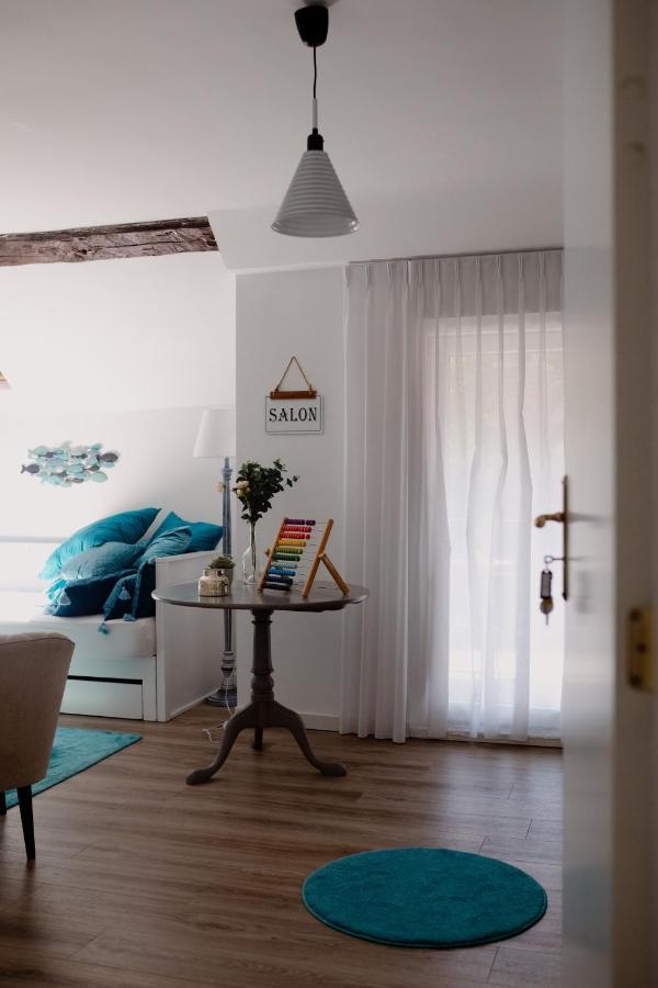 Apartamento Logis Le P'Tit Rouillon Au Rythme De La Meuse Annevoie-Rouillon Exterior foto